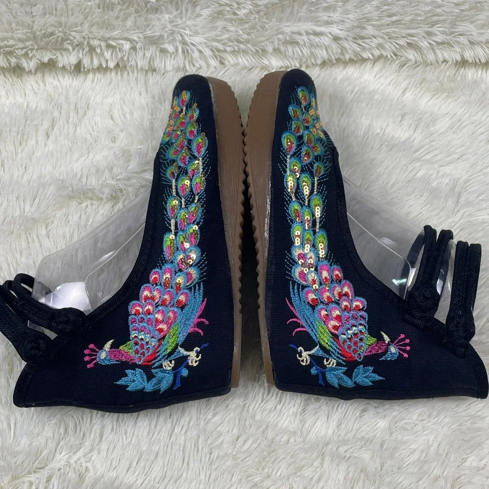 Unbranded Peacock Embroidered Wedges Womens 8.5 Black Good Canvas Boho Strappy